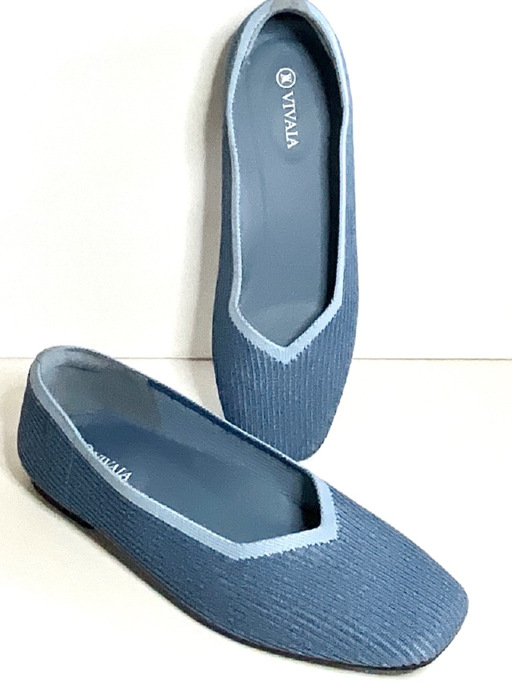 Vivaia Women's Blue Knit Flats